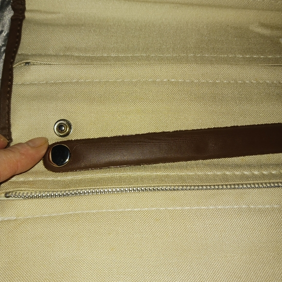 NWOT! The World Traveler Jewelry Wallet - Picture 10 of 14